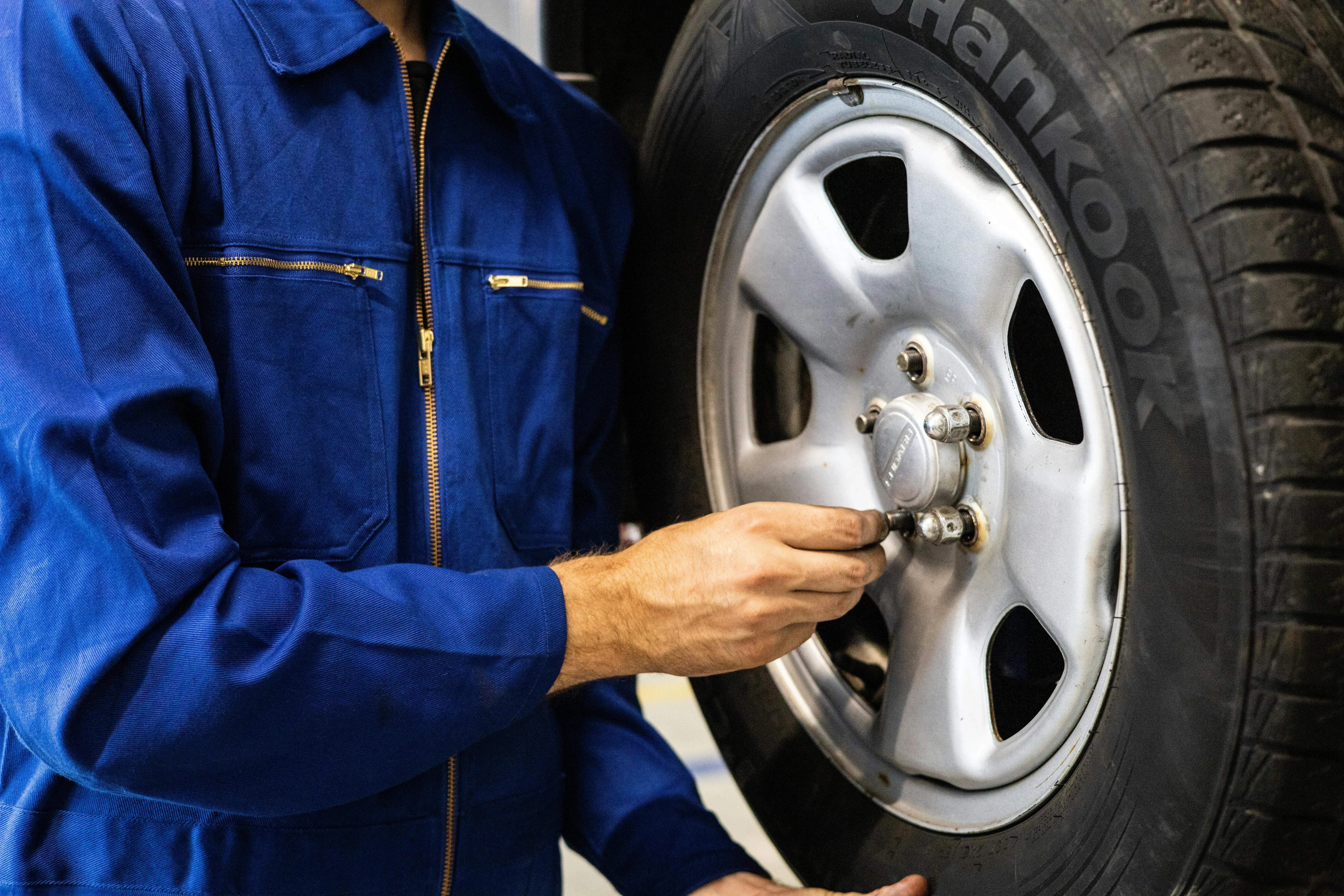 Flat tire change service Edmonton
